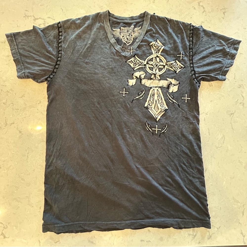 Men’s black graphic t-shirt